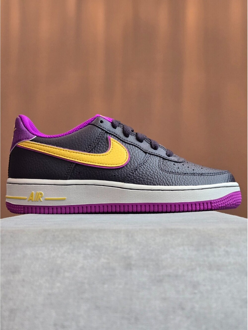 Nike Air Force 1 - Cave Purple / Solar Flare (DX5805-500) Size 5.5Y Women's 7